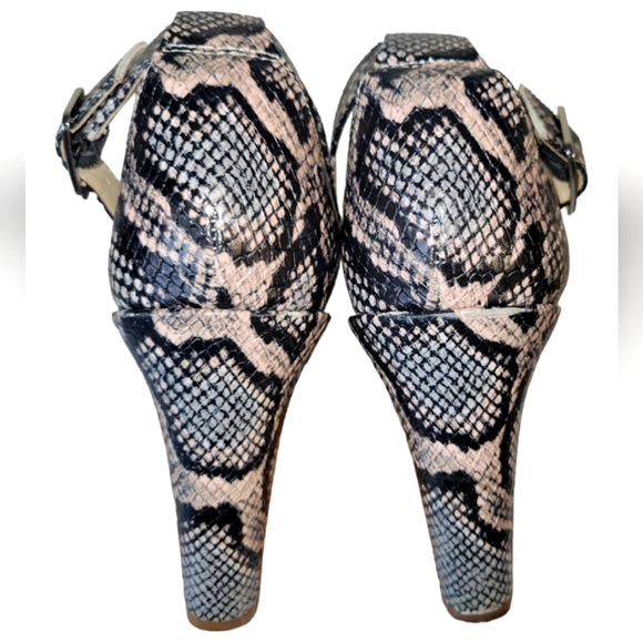 Vince Camuto VP Feorla Snakeskin Print Chunky Heels Ankle Strap Sandals 10M - Picture 2 of 6